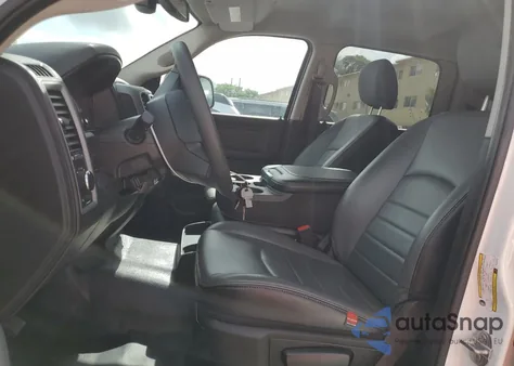 2022 Ram 1500 Classic Tradesman из США, поврежденный, VIN 3C6RR7KG7NG427279